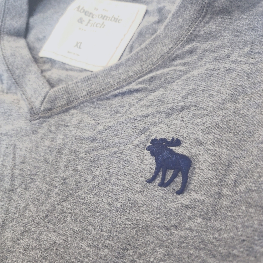Mens Abercrombie XL V Neck T-shirt